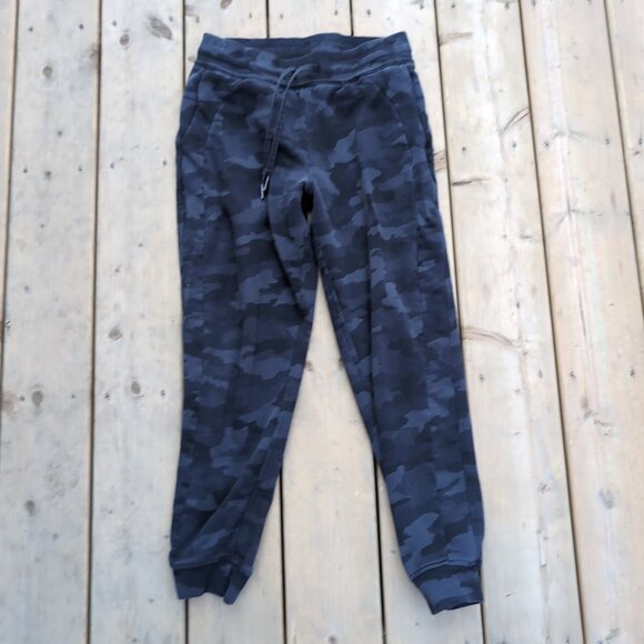 Lululemon Camo City Sweat Joggers Black Gray Cotton Blend –  Size 6 - Picture 1 of 9